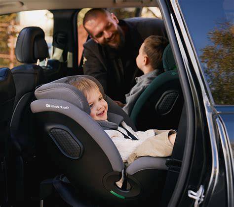 Ako funguje upínacie zariadenie Isofix v autosedačkách: bezpečná a rýchla inštalácia detskej sedačky